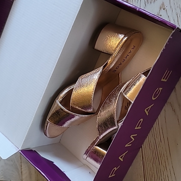 ✨️Rose Gold Foil block heel slides 6.5 RAMPAGE Hannie - Picture 11 of 11